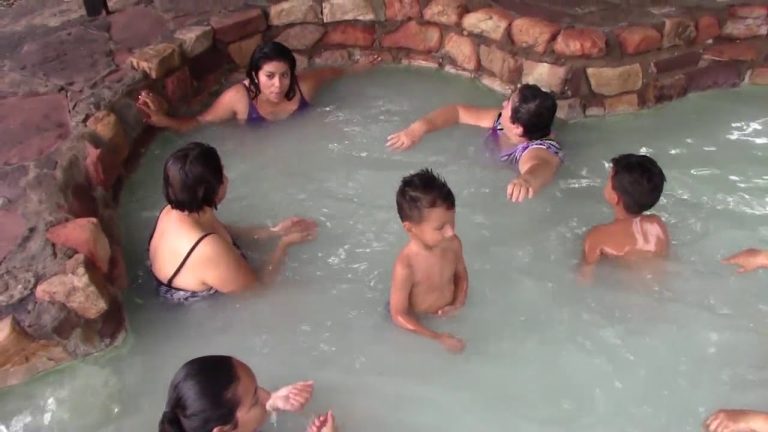 Descubre cómo disfrutar de los relajantes baños termales de Paucaryacu en Perú: todo lo que necesitas saber para tu visita