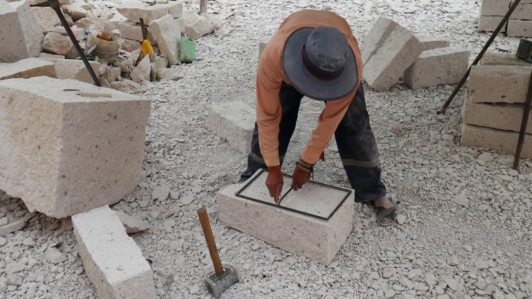 Guía completa de trámites para la extracción y comercialización de piedra sillar en Perú: todo lo que necesitas saber